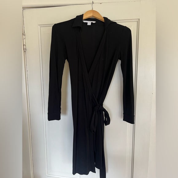 Diane Von Furstenberg wrap black dress - Picture 2 of 4